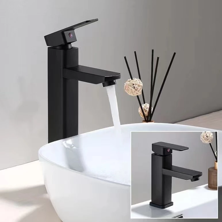 Torneira Quadrada Preta